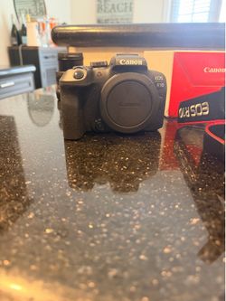 Canon – EOS space R10 space mirror less camera with RF – S 18–45 space F – 4.5 to 6.3 space IS STM space lens – black Canon – EOS space R10 space mirr