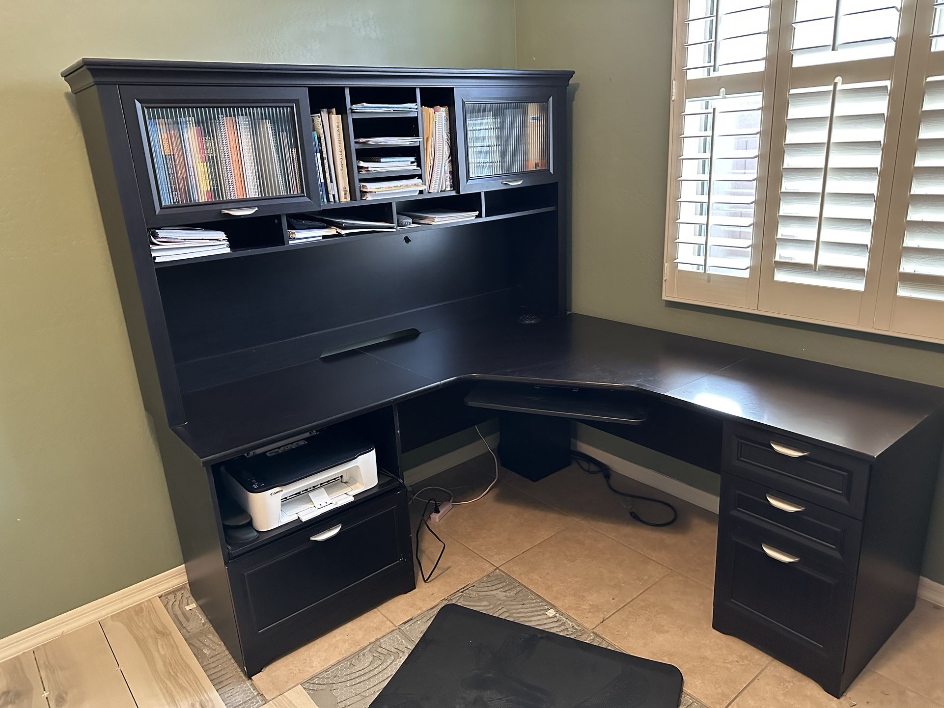 Desk for Sale in Peoria, AZ OfferUp