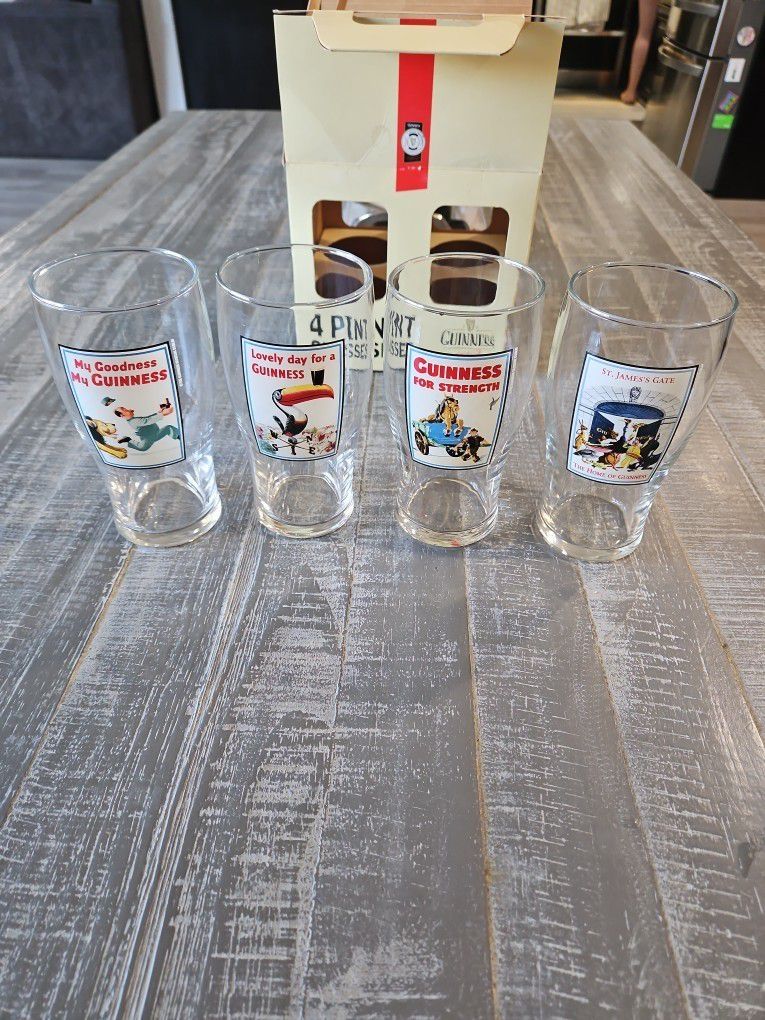 GUINNESS PINT GLASS SET Of 4 With Box, Irish Beer Stout