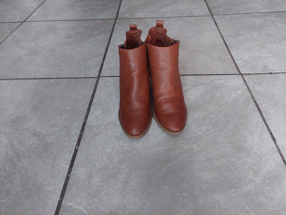 Brown Boots Women Size 8.5