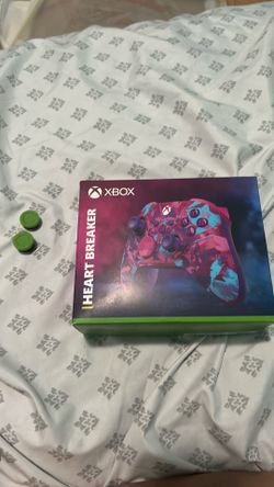 Brand new “Heart Breaker” xbox controller