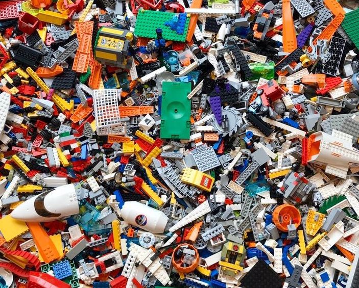 2 lbs Lego Assortment CHEAP SHIPPING. Includes Castle, Star Wars, More!