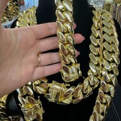 24MM Cuban Link Set 14k Gold Plated Doesn't Loses Color 