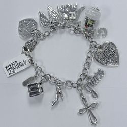 Size L 8in James Avery Charm Bracelet with 11 charms 46.3g