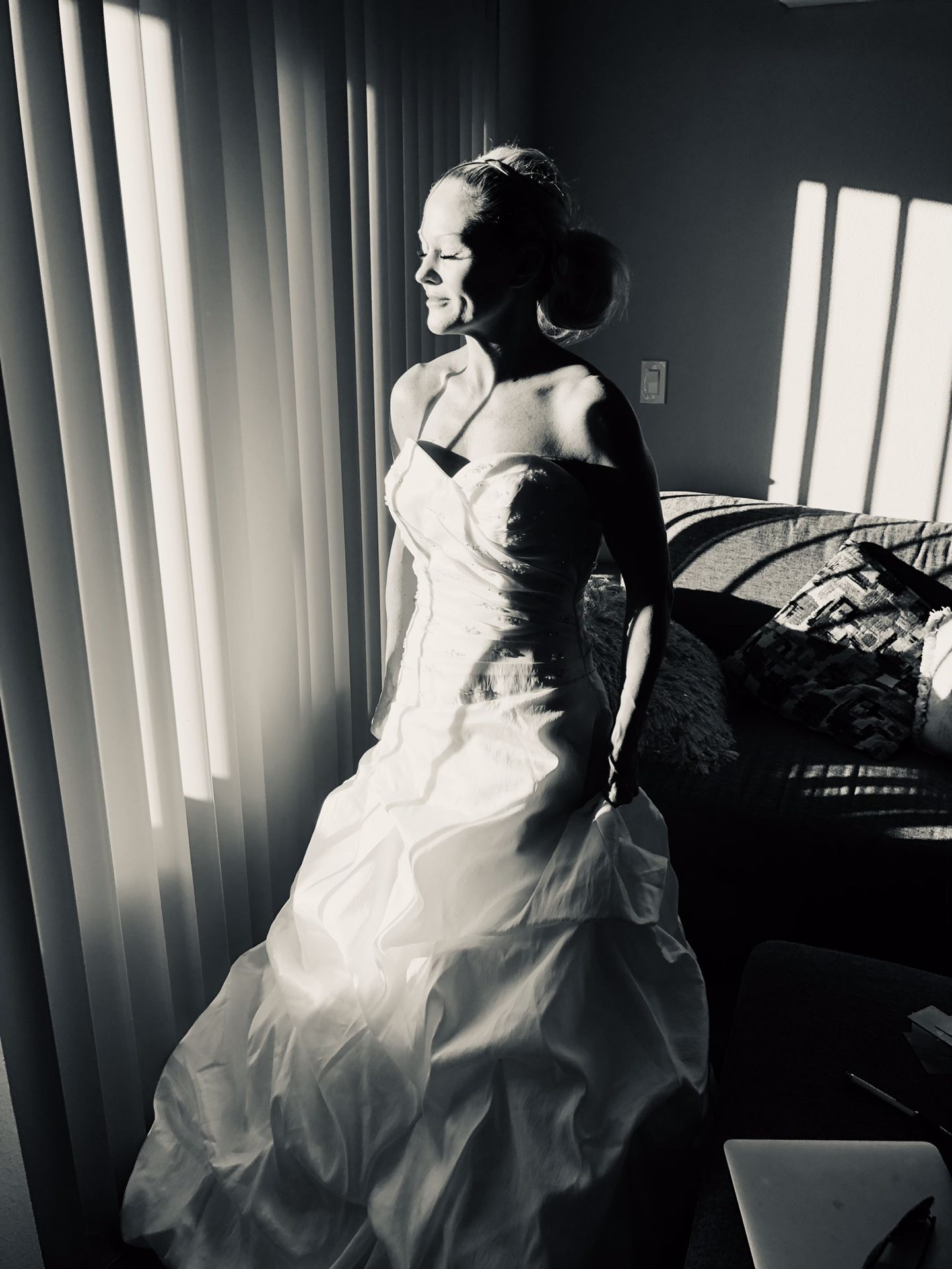 Sz 12 Beautiful Wedding Dress For Sale.