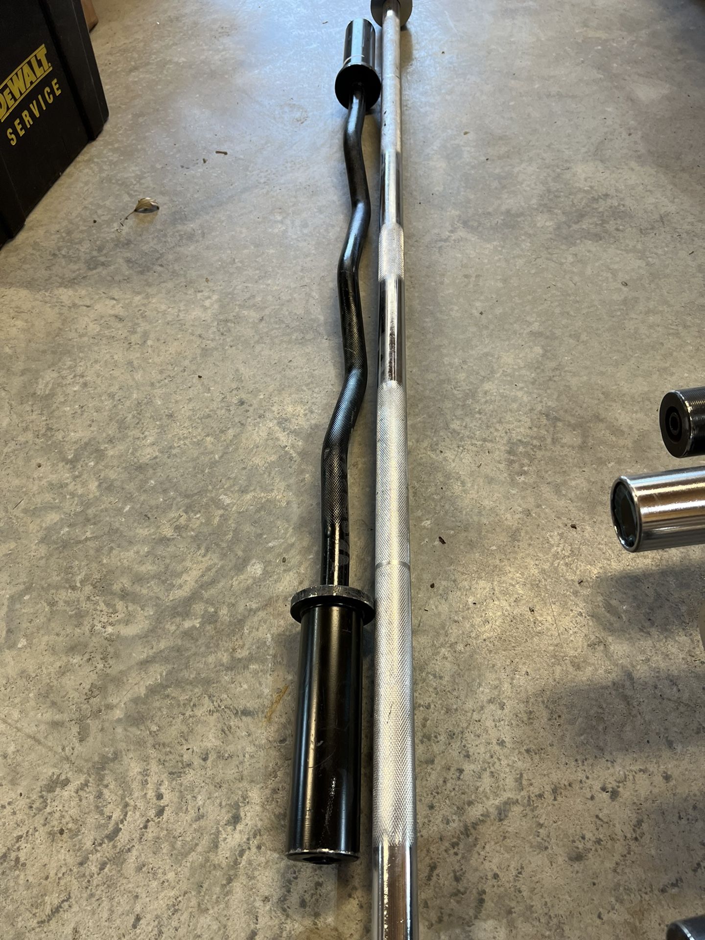 7ft Olympic Bar (45lbs) & Curl Bar (25lbs)