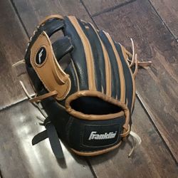 Franklin 9.5 Inch Baseball Mitt Glove Little League Softball Baseball