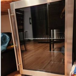 Magic Chef Beverage Fridge