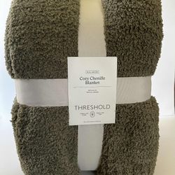 NEW Threshold Chenille Blanket Full/Queen – Restful Green, Knit, Machine Washable