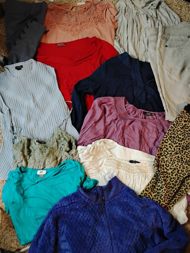 Women's 13 Piece Clothing Bundle Size Xl