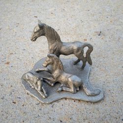 Bea-Line Small Pewter Horse Family Figurine 