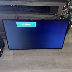 Onn Roku Flatscreen  32”