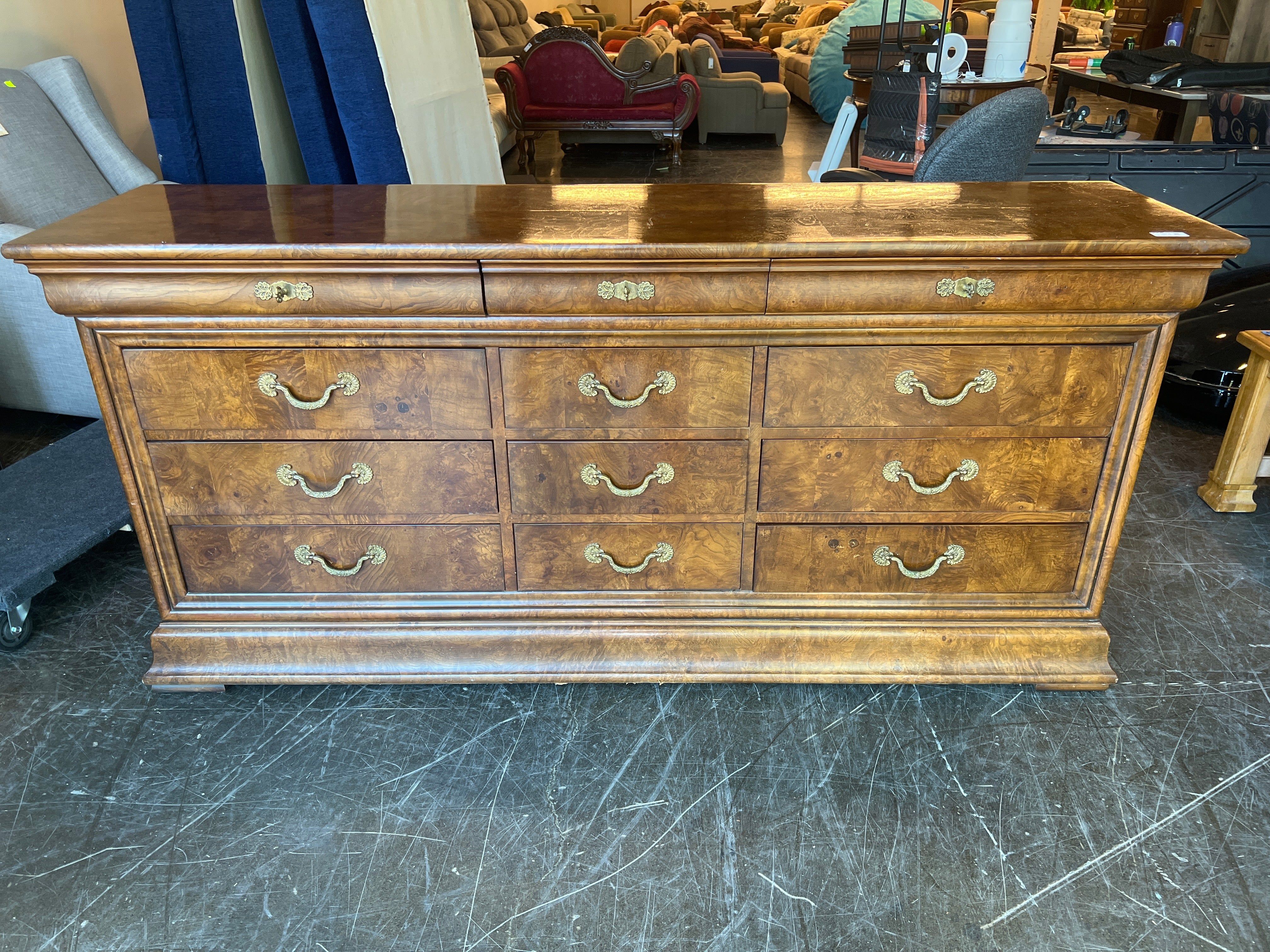Henredon Charles X Hardwood 12 Drawer Dresser in Great Condition