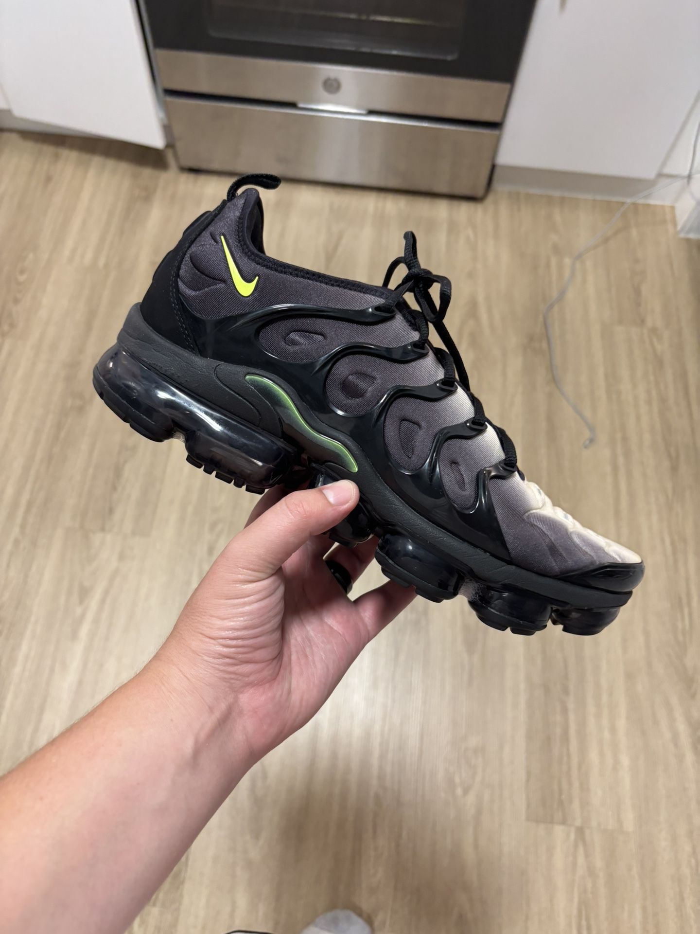 Nike Vapormax Plus Grey