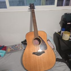 Yamaha FG700S acoustic guitar