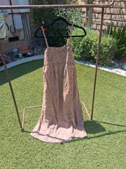 Size large summer dress with side pockets brand new missing tag