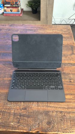 Apple Magic Keyboard for iPad Pro 11”