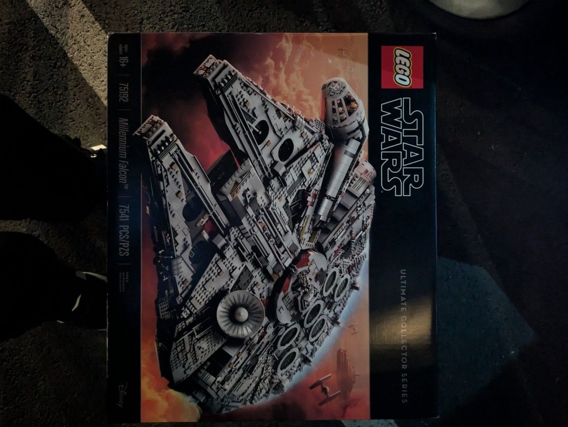 Lego Millennium Falcon Set