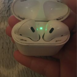 AirPods