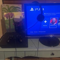 PS4 With Headset And Monitor 