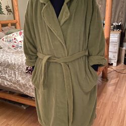 Nice Thick Green Robe