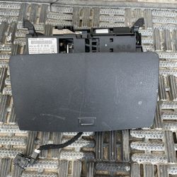 Mercedes center console piece 