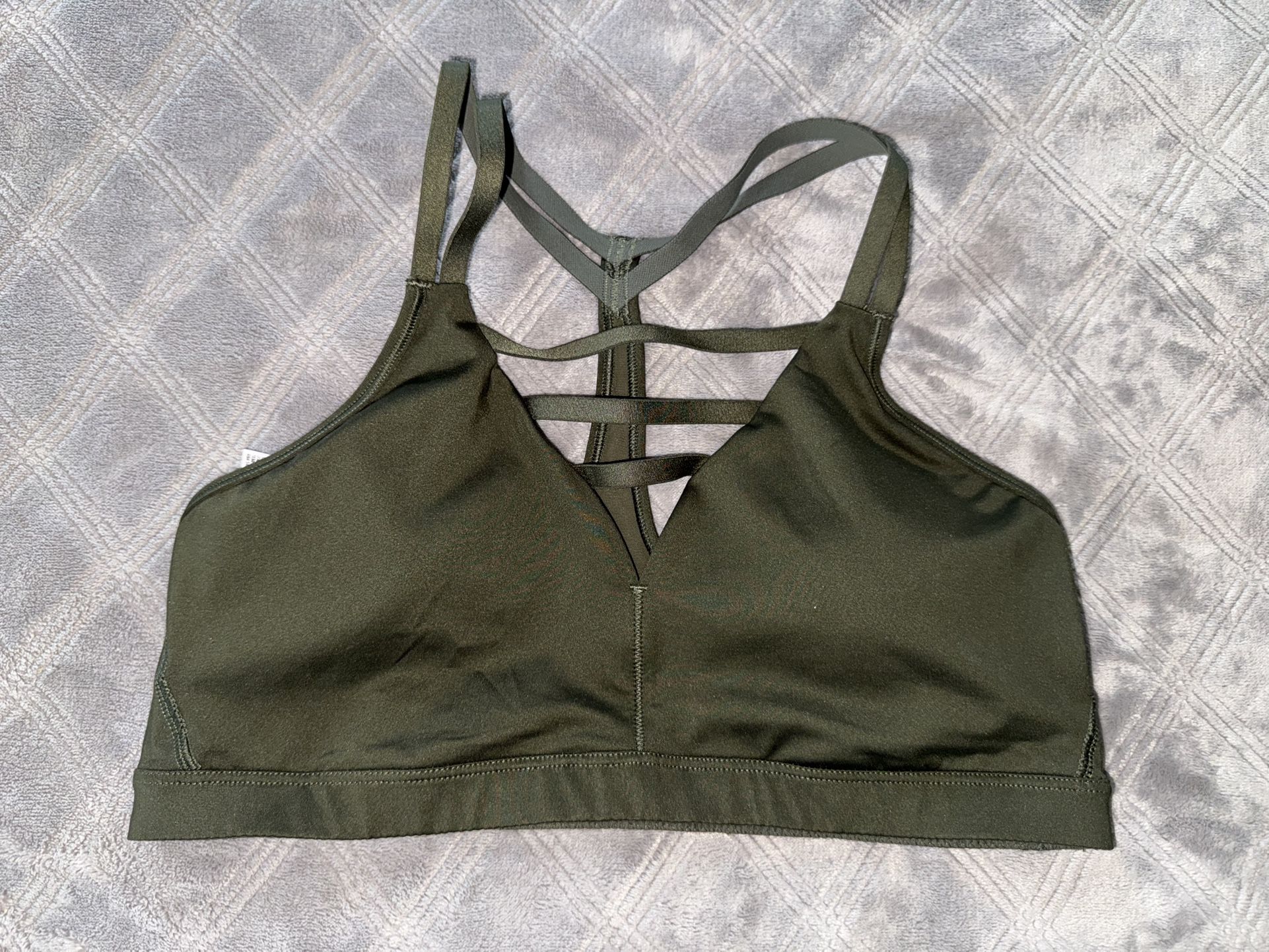 Victoria’s Secret Sports Bra olive color size M