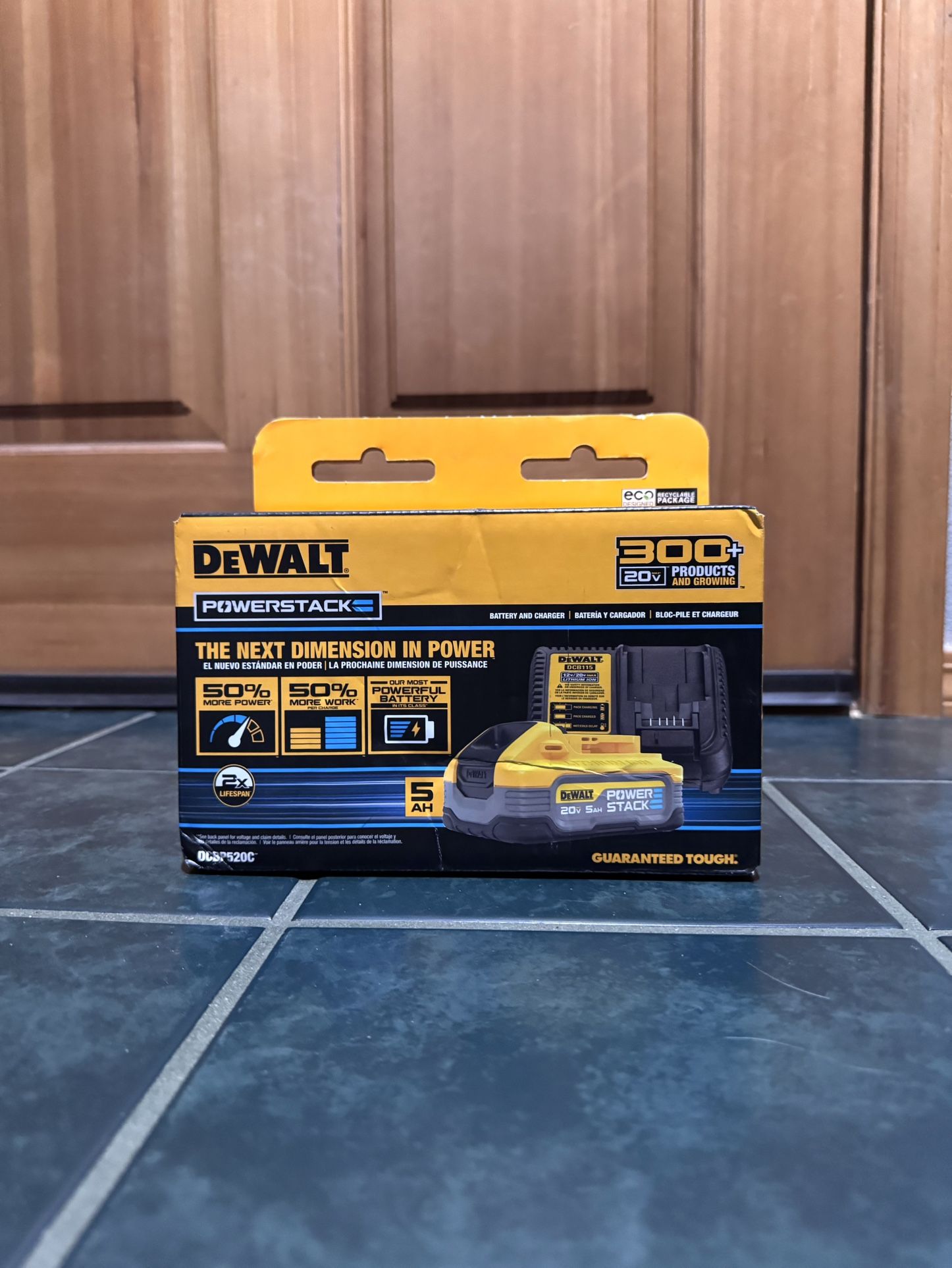 DEWALT XR POWERSTACK 20 -Volt 1 -Pack Lithium-ion ( 5 Ah Battery and Charger )