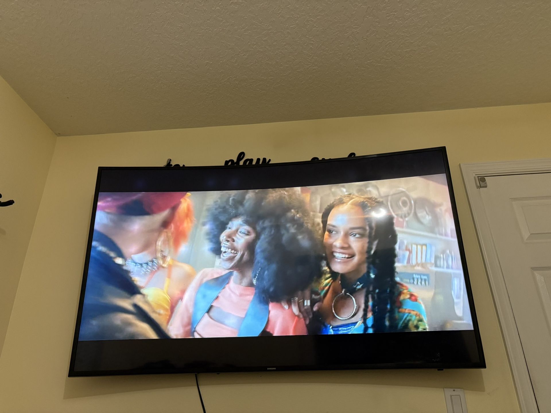 Samsung Curved 60” Smart TV