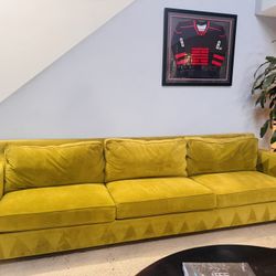 Nice Comfortable Olive Green Couch 🛋️✨
