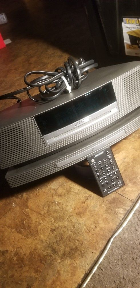 BOSE WAVE III MUSIC SYSTEM WITH REMOTE AND SOUND TOUCH PEDESTAL