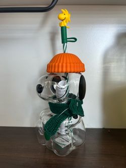 Starbucks x peanuts collab
