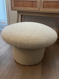 cream mushroom stool