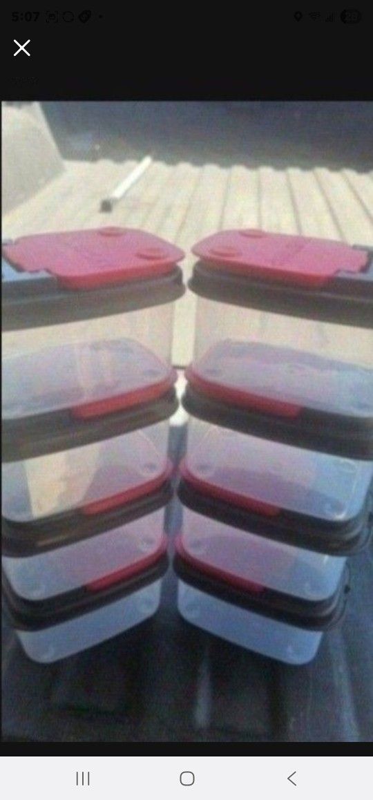 8 Husky Stackable Containers