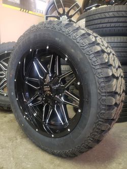 20x10 Offroad Wheels and tires $1600 fits chevy Colorado Cayon Silverado Sierra