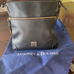 Dooney & Bourke Bag