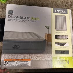 NEW IN BOX – Intex Dura-Beam Plus Queen Air Mattress 18