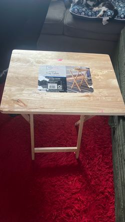 Foldable tray table
