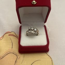 NEW HUGE 2.0 CARAT GENUINE NATURAL DIAMOND RING. 💎💎.  NOT LAB. 10KT YELLOW GOLD.  SIZE 7.5-8.  APPRAISED AT $5,842(HAVE PAPERS). $1,100 OBRO 🔥🔥