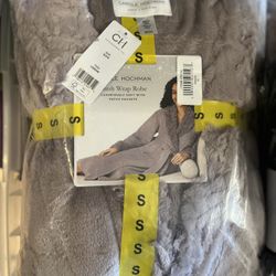 Women Soft Robe Size Small, Large And Extra Large 