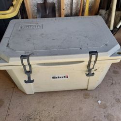 40 qt. Grizzly Cooler.