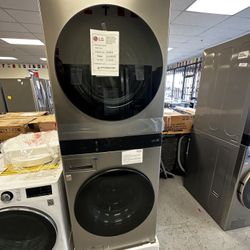 New LG Studio Washtower, 5.0 Washer And 7.4 Elec Dryer. 