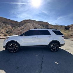 2015 Ford Explorer