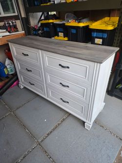 Dresser