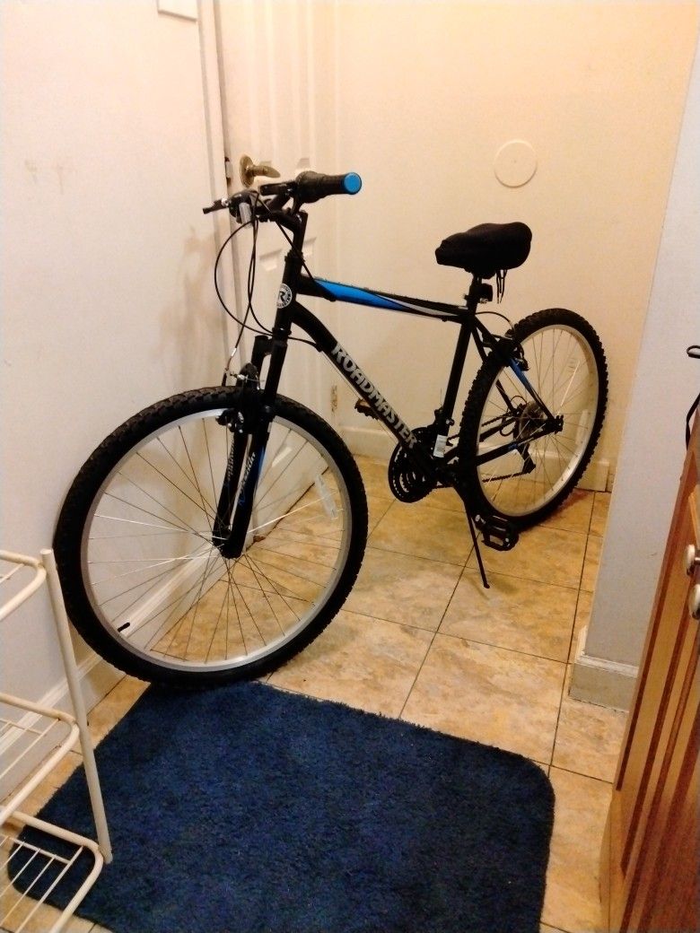26 Inch 18 Speed Roadmaster Graphite Peak Bike