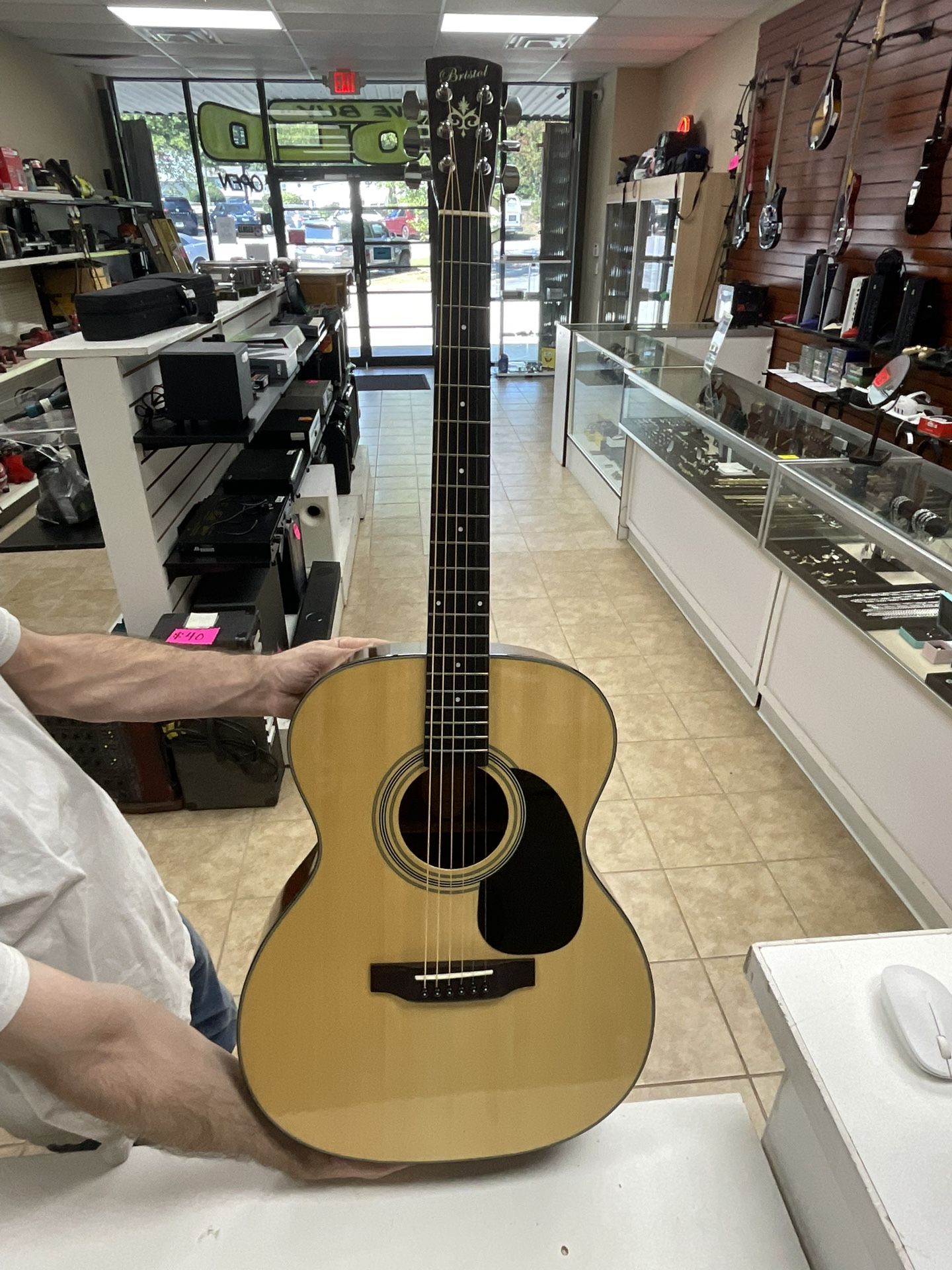 Bristol bm16 w/ case