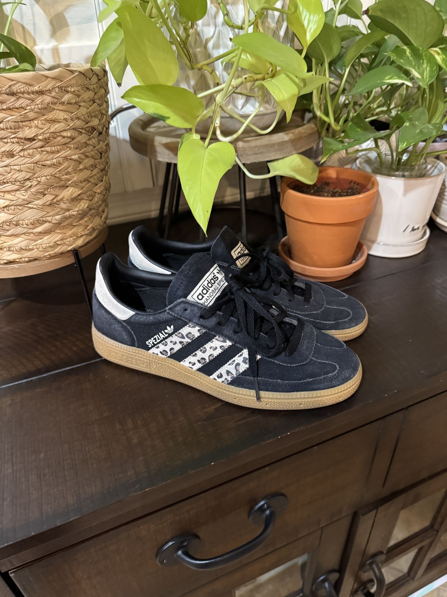 Adidas women’s Handball Spezial