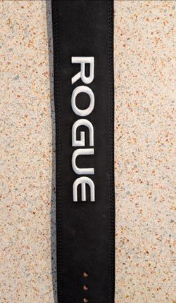 Rouge Weightlifting Belt. Medium. Used once