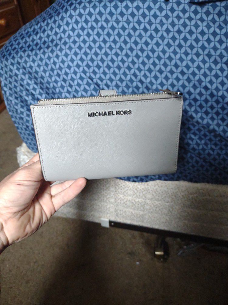 Michael Michael Kors Adele Pebbled Wallet

