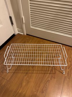 Wire grid shelf, storage rack